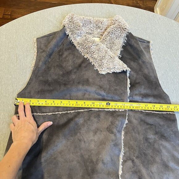 DYLAN Grey Size Large Faux Shearling Suede/Fur Very Soft Vest Womens - Picture 9 of 13